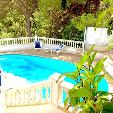 Mundo Royale With Pool *